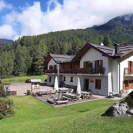 Albergo Chalet Abete Rosso Castello Tesino Kültér fotó