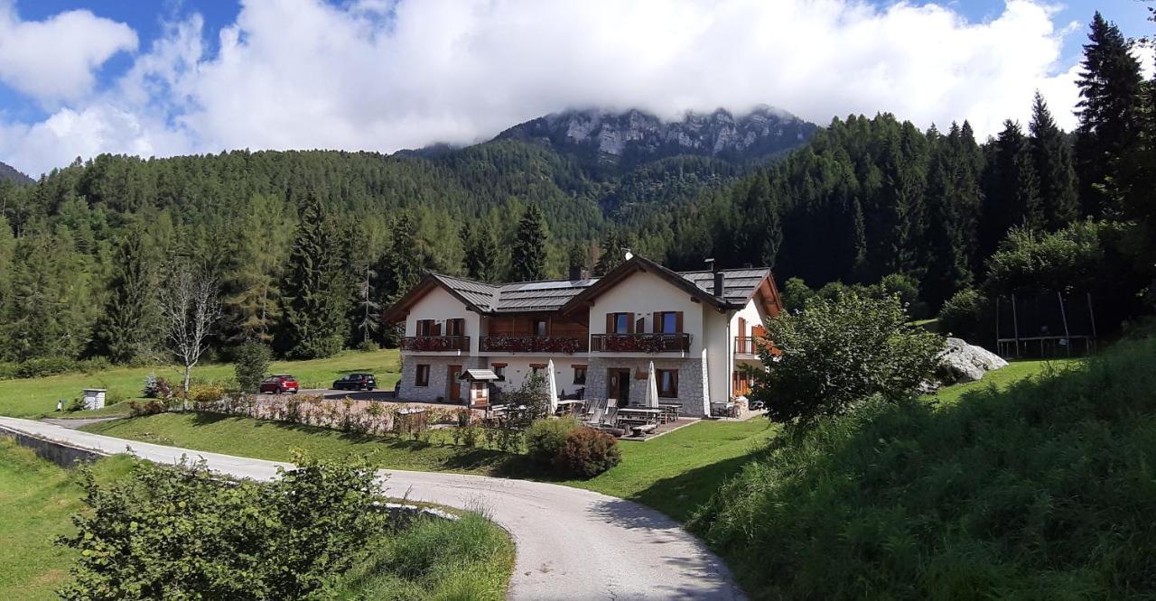 Albergo Chalet Abete Rosso Castello Tesino Kültér fotó